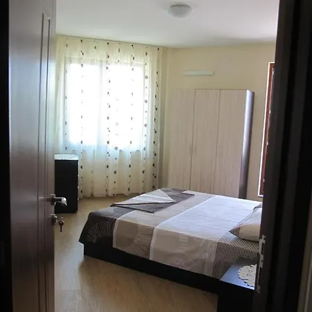 Apartament Rayski Zalez
